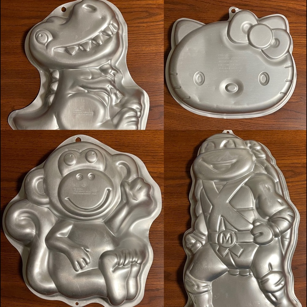 4 Wilton Cake Pans